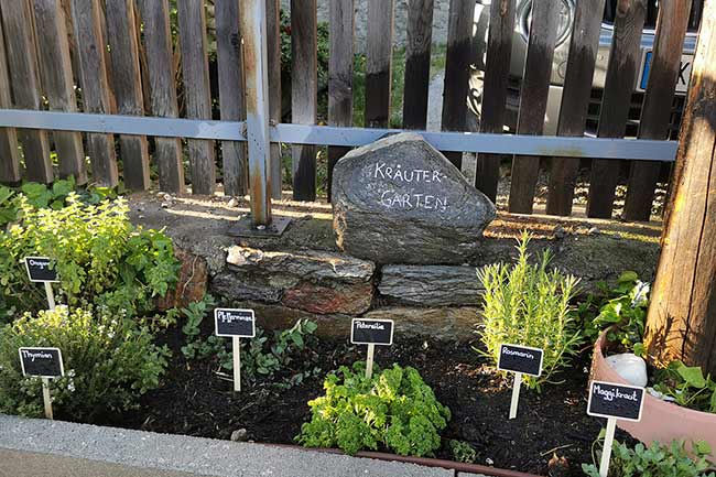 Kräuterecke am Bertollhof